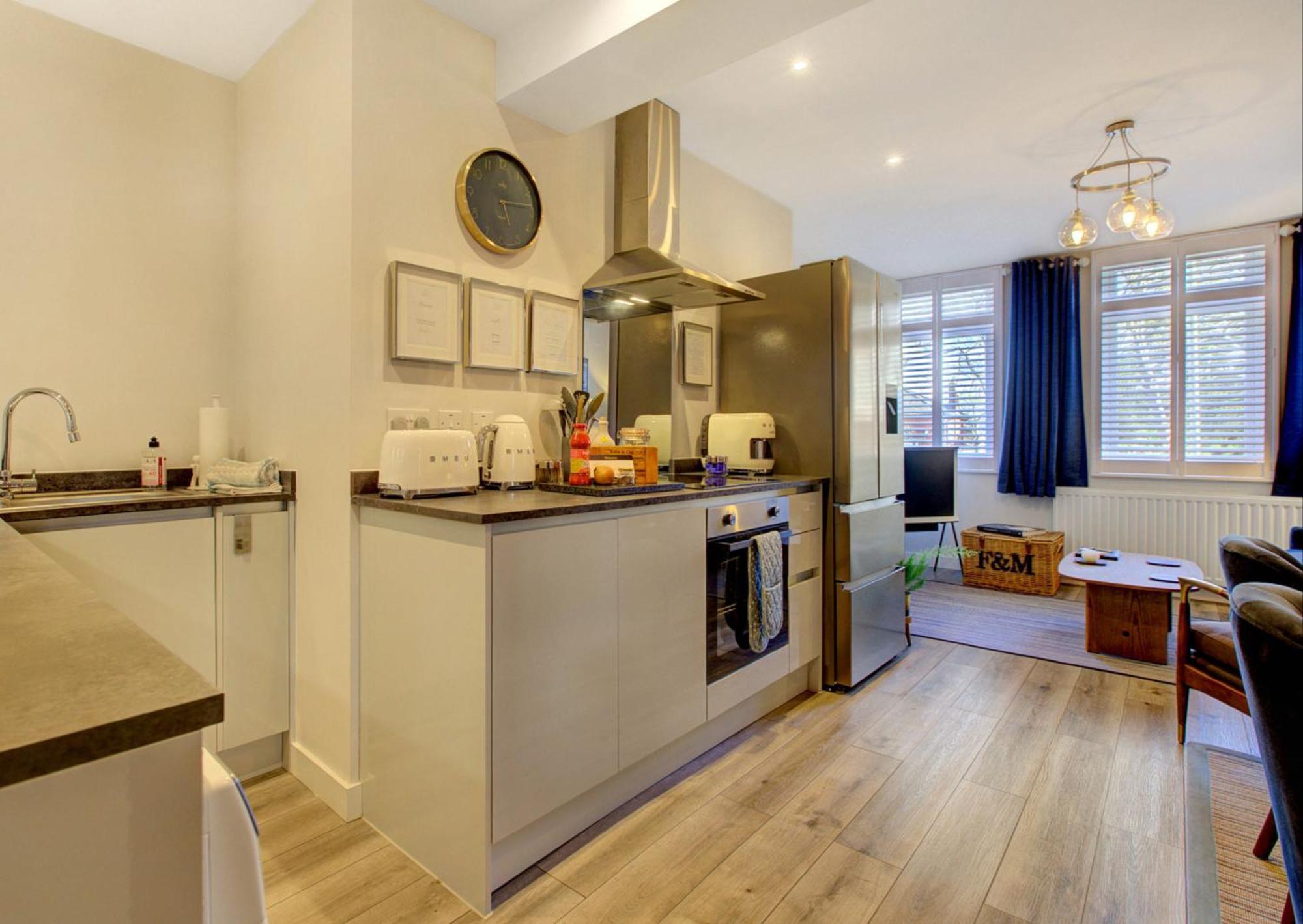 Stylish, Business Traveller Friendly Apartment, With Free Parking And Netflix Farnborough  Zewnętrze zdjęcie
