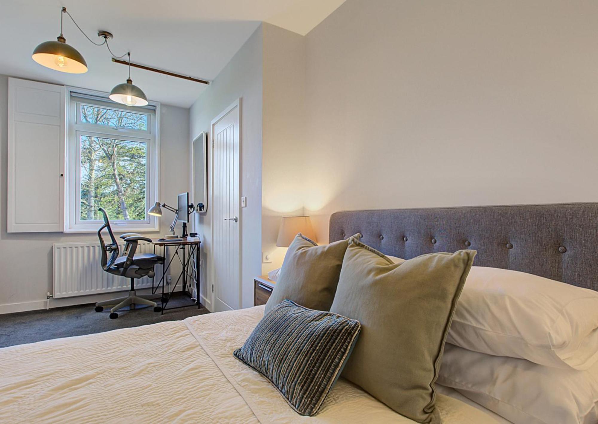 Stylish, Business Traveller Friendly Apartment, With Free Parking And Netflix Farnborough  Zewnętrze zdjęcie
